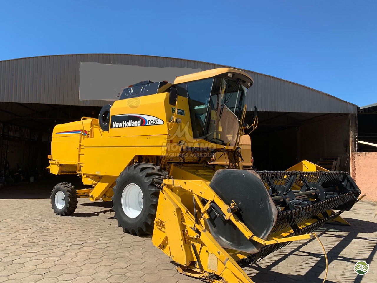 COLHEITADEIRA NEW HOLLAND TC 57 Montano Máquinas Agrícolas LAGOA VERMELHA RIO GRANDE DO SUL RS
